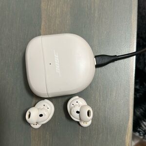 Slightly used Bose quiet comfort